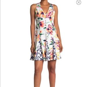 Winter Getaway Vince Camuto White with Floral Pattern Halter Dress Size 10 NWT